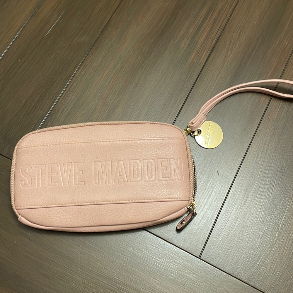 Steve Madden Wristlet/wallet
